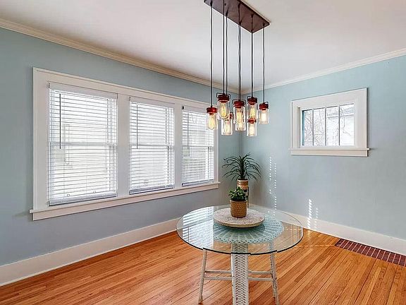 4th image of 903 2nd St NW