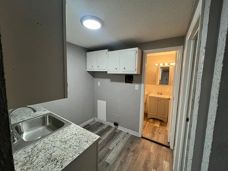 13420 Euclid Ave — Photo 43