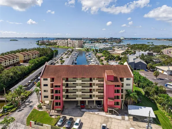 1750 Harbor Pl S APT 302, South Pasadena, FL 33707