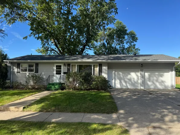 1167 Colorado Ave SW, Huron, SD 57350