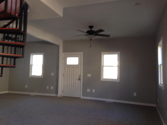 3rd image of 109 E 2nd St