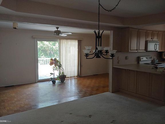 3rd image of 30535 Gruenburg Dr