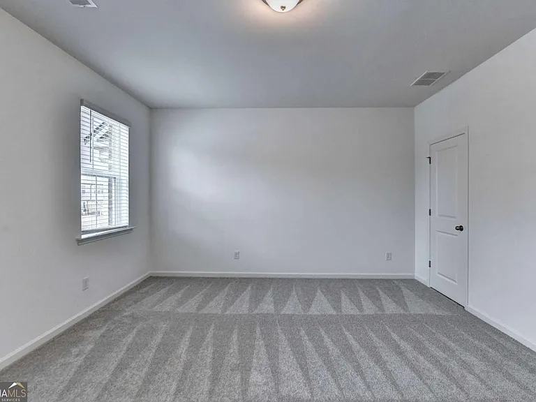 477 Danville Ave — Photo 5