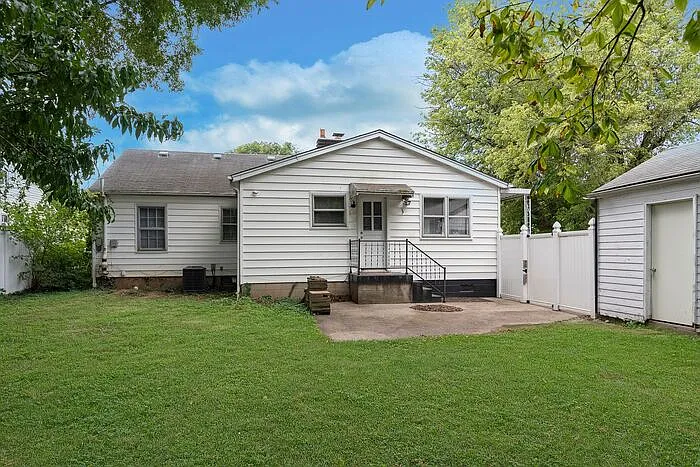 5875 N Keystone Ave — Photo 26