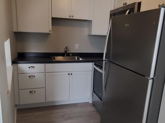 4th image of 209 N Humboldt St #3