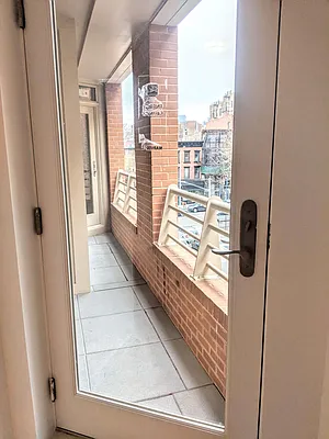 Rented by EXR | media 30