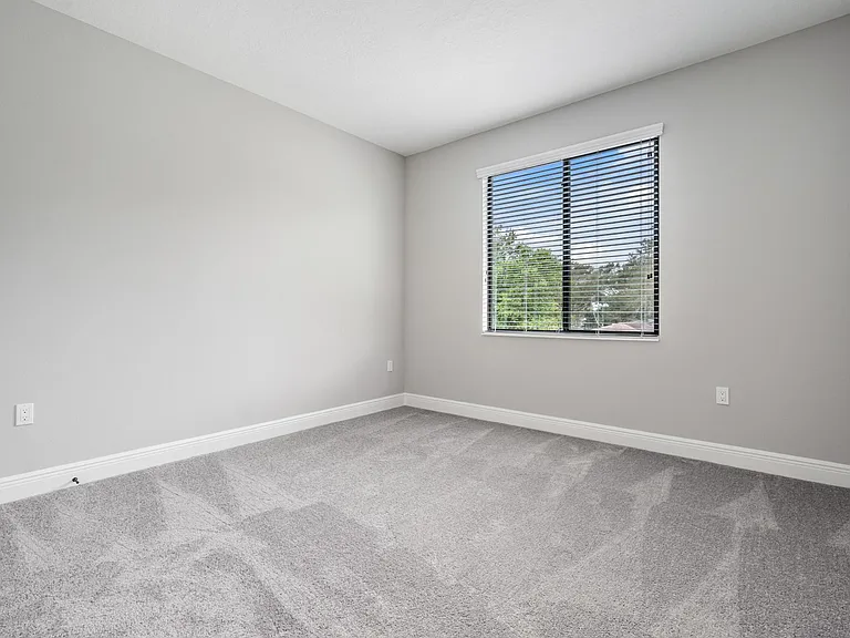 3912 S Church Ave — Photo 30
