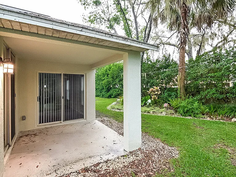 1070 Corkwood Dr — Photo 13