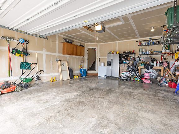 3rd image of 743 Radial Ln