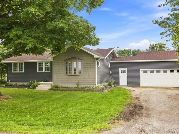 1768 Lewiston Rd, Basom, NY 14013