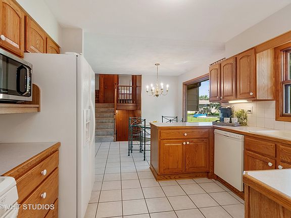 3rd image of 40675 N Cornell St