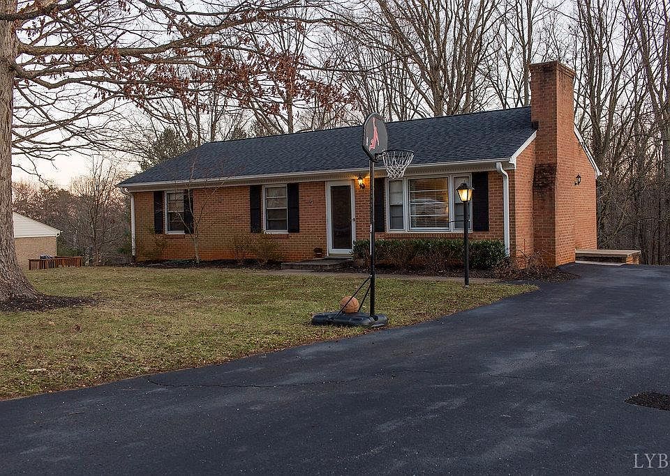 1st image of 218 Patricia Dr