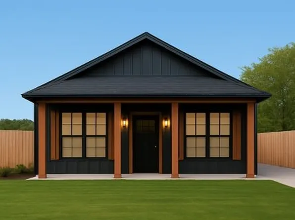 1004 E Highland Ave, Comanche, TX 76442