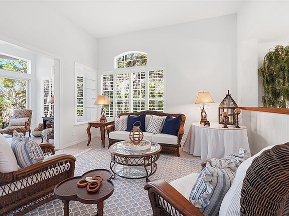 2nd image of 8839 Lakeside Cir