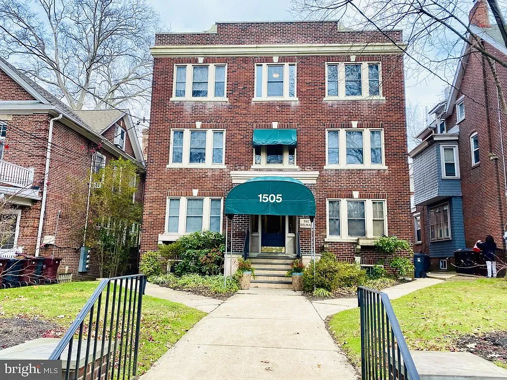 2 bed, 1.0 bath, 1195 sqft, $2,000 — Photo 1