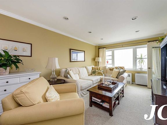 5th image of 740 E Broadway APT 5H