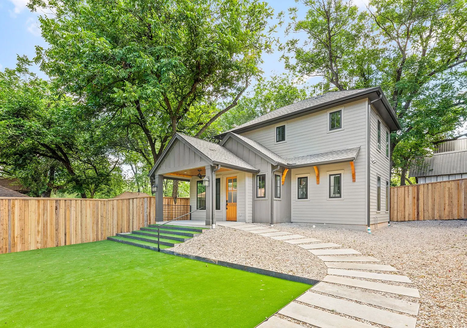 2907 Beanna Street — Photo 3