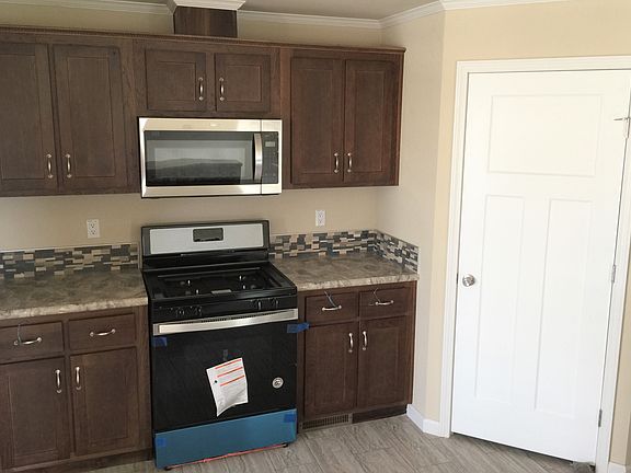 Kitchen - Gas Range Space saver Microwave