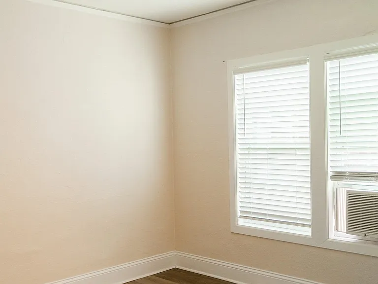 513 N Monroe St — Photo 5