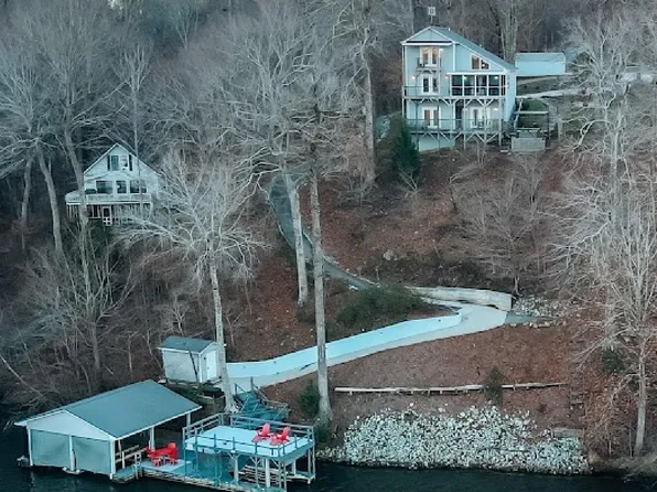 225 Hyco Mountain Rd, Leasburg, NC 27291