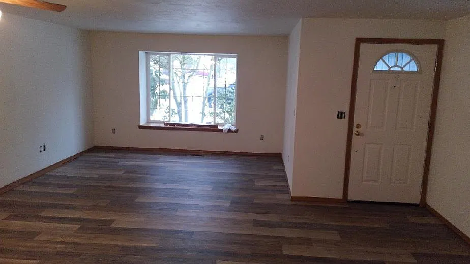 3 bed, 1500 sqft, $2,395 — Photo 2