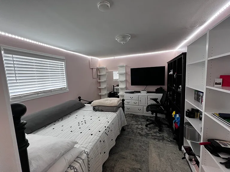 26386 Underwood Ave — Photo 2