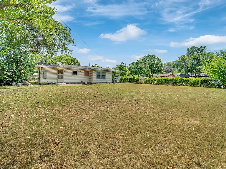 2682 Wasina Dr — Photo 19