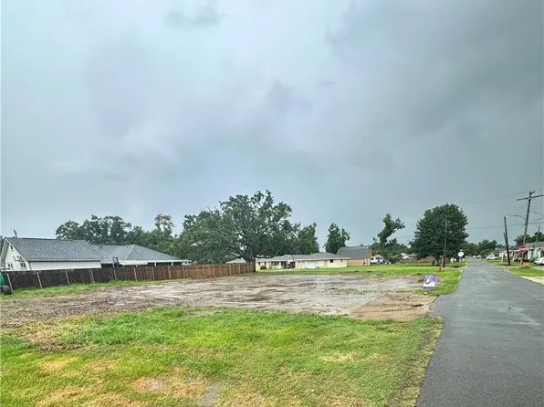 Giacomo St, Norco, LA 70079