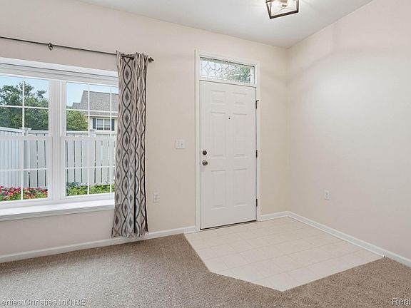 3rd image of 730 Amberly Dr
