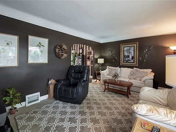4th image of 3364 W 91st St
