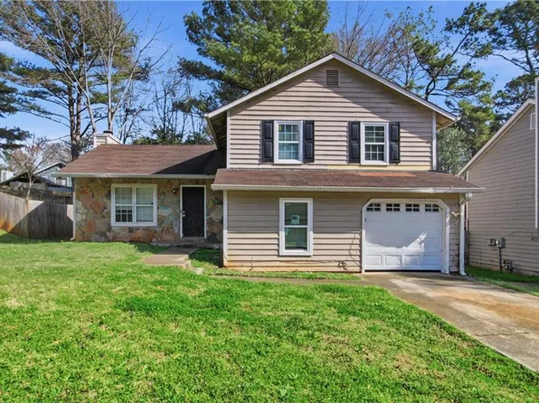 917 Lake Watch Dr, Stone Mountain, GA 30088