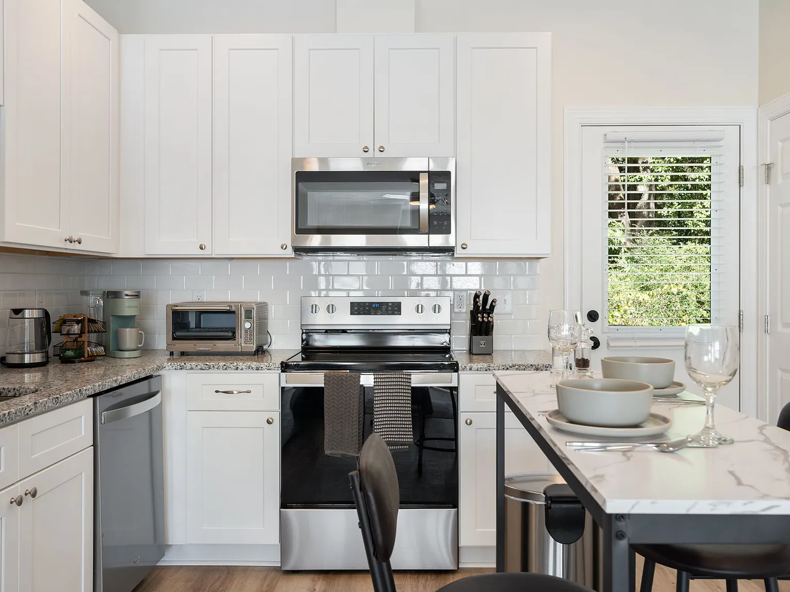 2 bed, 2.5 bath, $2,700 — Photo 3