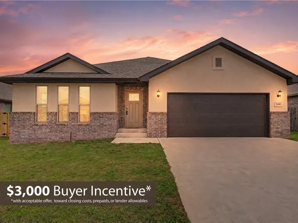 2040 Periwinkle Pl, Centerton, AR 72719