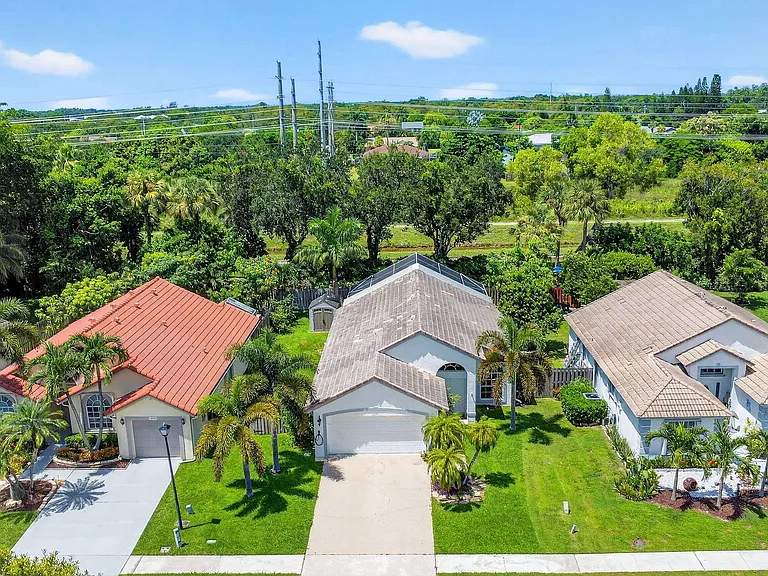 1891 Oak Berry Cir — Photo 46