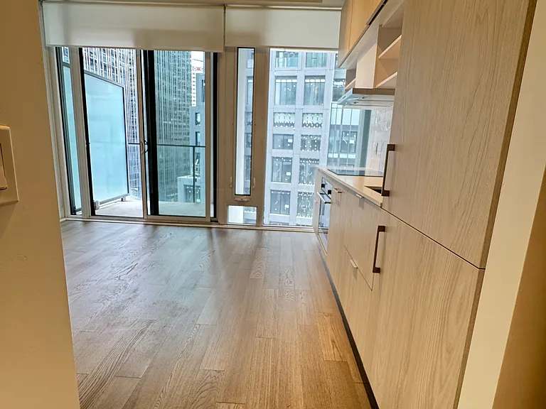 5 Soudan Ave #914 — Photo 19