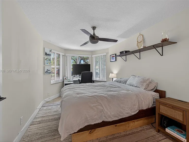 211 S 57th Way — Photo 24