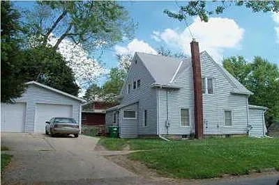 802 N Hanover St photo 1