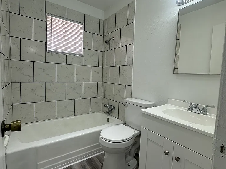 3420 Hayes Ave #5 — Photo 6