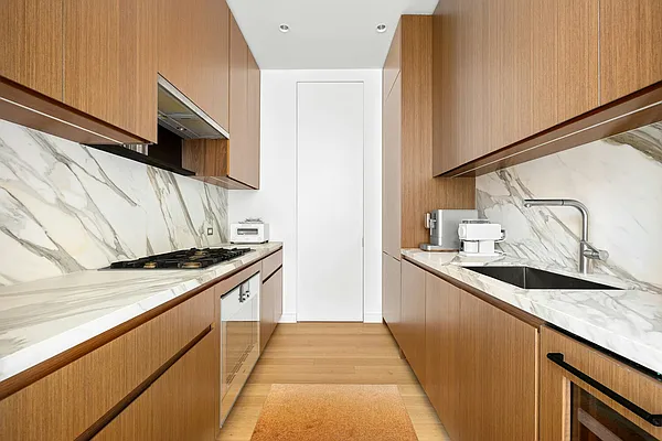 Kitchen, photo 1