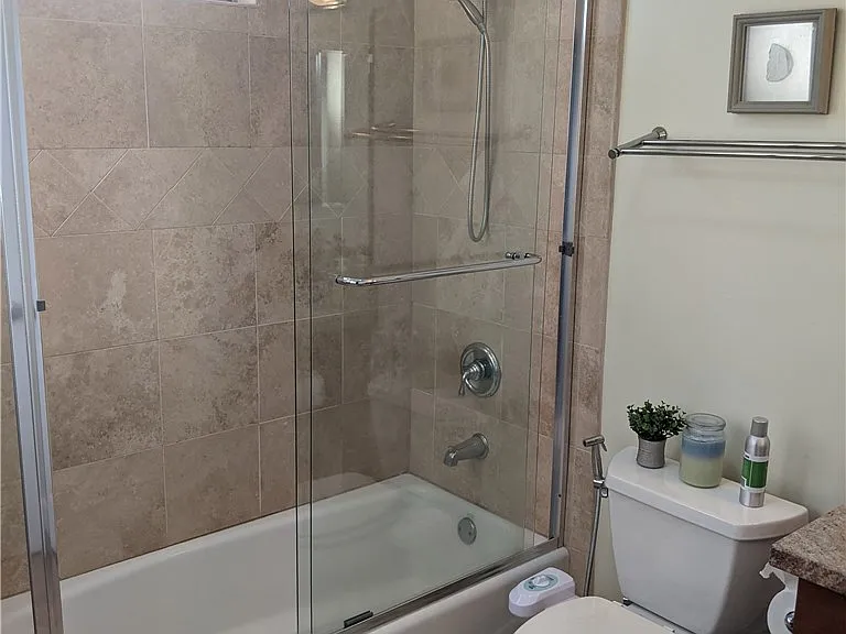 13260 Landale St — Photo 32