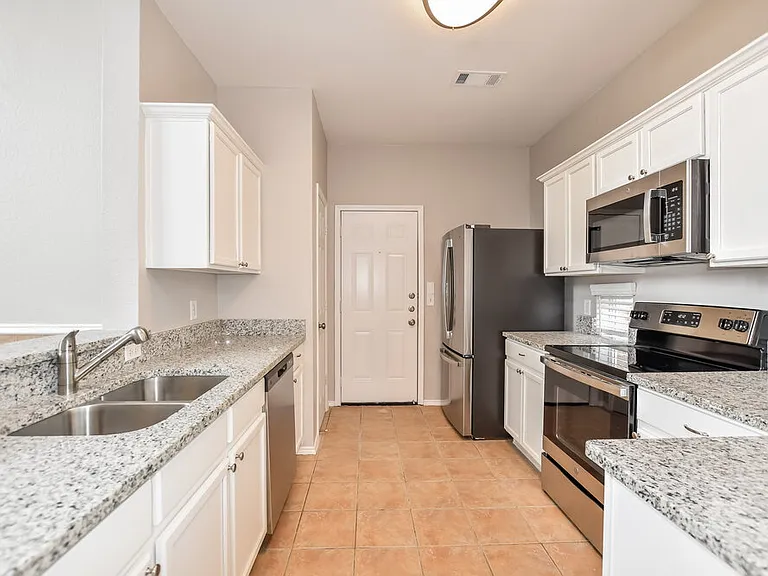 309 Cobblestone Dr — Photo 10