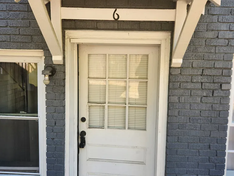 917 Oakview Ave #6 — Photo 3