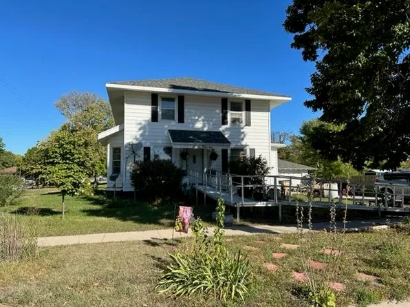 714 3rd St, Gibbon, NE 68840