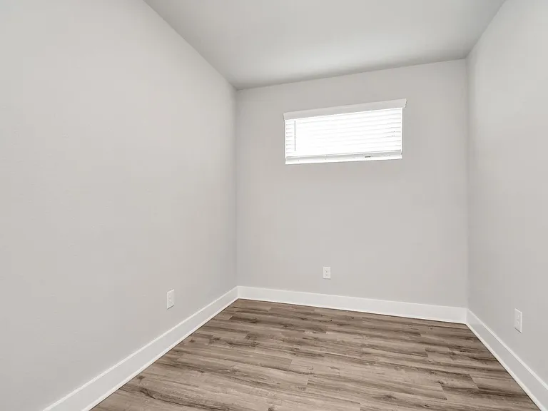 21047 Bay Village Dr #B — Photo 36