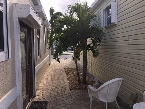 4th image of 1037 Nettles Blvd
