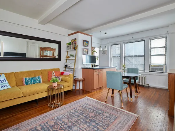 339 East 58th Street image 3 of 6