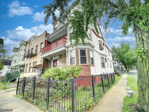 29 9Th Ave, East Orange City, NJ 07018