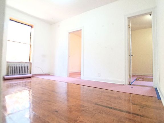 2nd image of 251 Clifton Pl APT 4