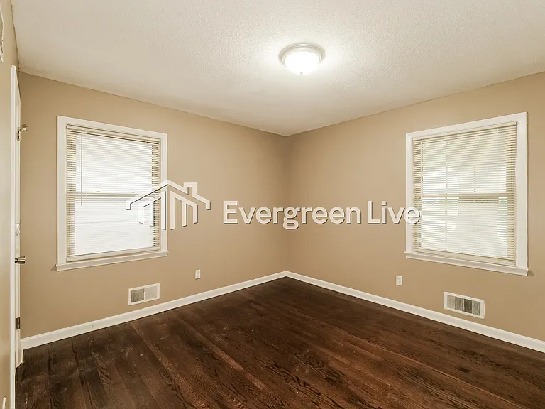 4423 S Union Ave — Photo 11