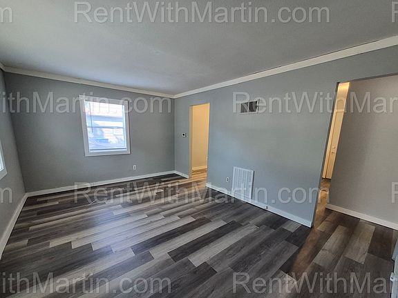 3rd image of 1212 Lincoln St